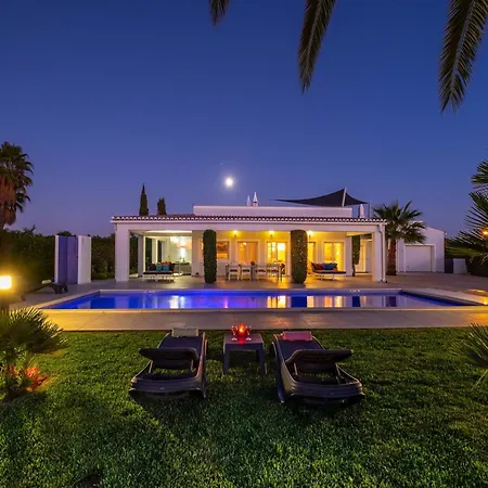 Villa In Algarve Near Vale De Centeanes Beach