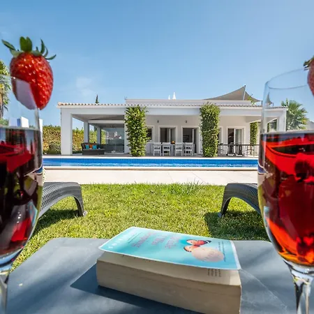 Villa Villa In Algarve Near Vale De Centeanes Beach