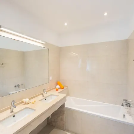 Villa In Algarve Near Vale De Centeanes Beach * Carvoeiro (Lagoa)
