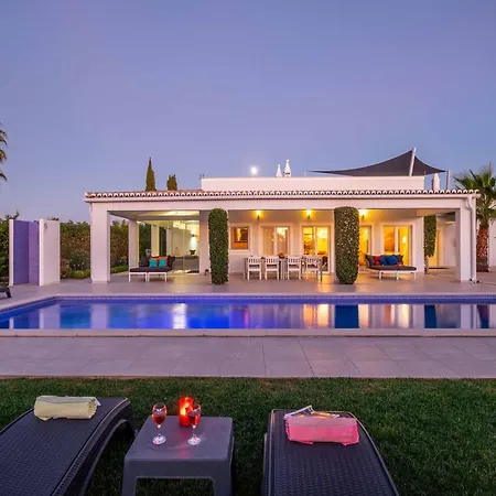 Villa Villa In Algarve Near Vale De Centeanes Beach *